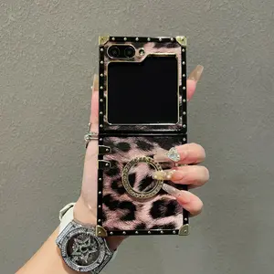 Luxury Artificial Leopard Pattern Leather with Sparkling Faux Rhinestones Holder Phone Case For Samsung Galaxy Z Flip 6 5 4 3 Flip7 FE Shiny Fashion Square Shell