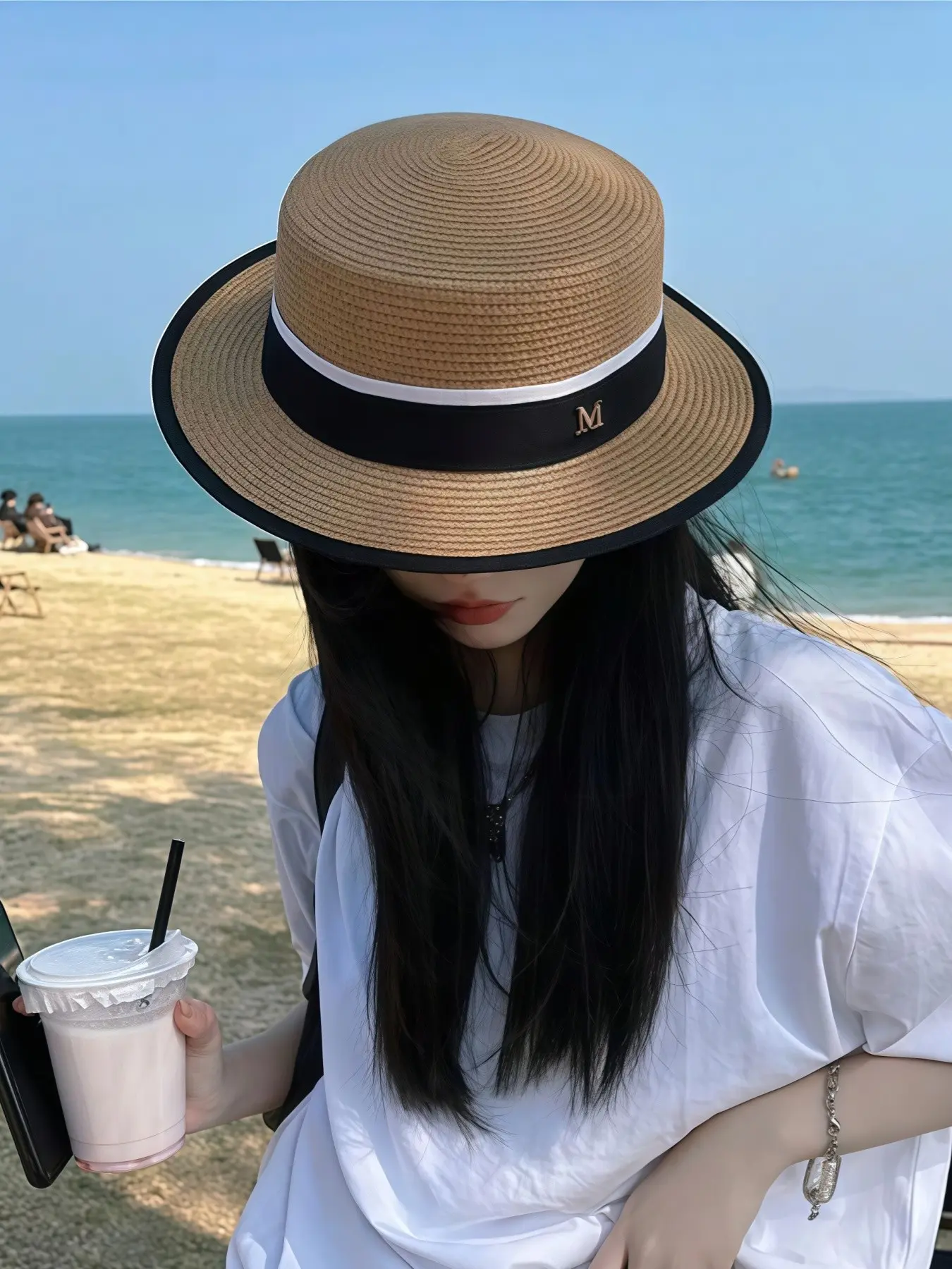 Neutral Flat Top British Sunhat with M Mark, Elegant Daily Wear, Beach Vacation, Casual Loose-Fitting Straw Hat, Plain Letter Pattern, Sunscreen Hat, Fashion Matching Hat, Adjustable Sun Hat