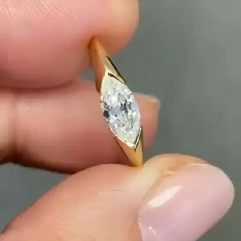 Women's 18 K Gold Plated White Zircon Solitaire Engagement Ring, Valentine's Day Christmas Gift, Bridal Wedding Engagement Jewelry, Daily Wear Decorative Accessories, Beautiful Rings