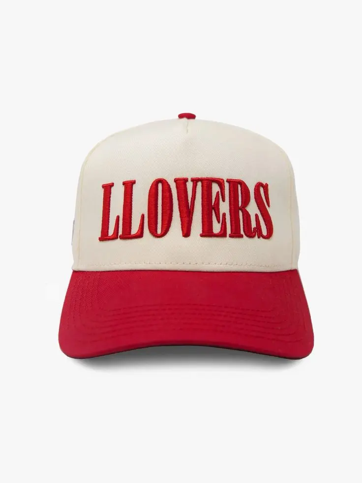 LLOVERS Trucker Hat – Bold Red Embroidered Cap for Couples, Retro Cream & Red Hat, Unique Valentine’s Gift, Aesthetic Statement Baseball Cap