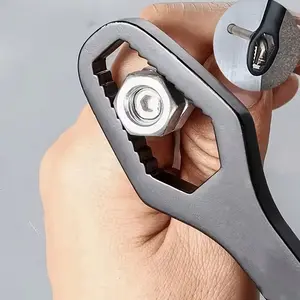 Multi-Purpose Heavy Duty Metal Ratchet Wrench, Plum Wrench Self-Tightening Double-Ended Wrench, Car And Household Portable Hand Tool, with Self-Locking Mechanism Random Color