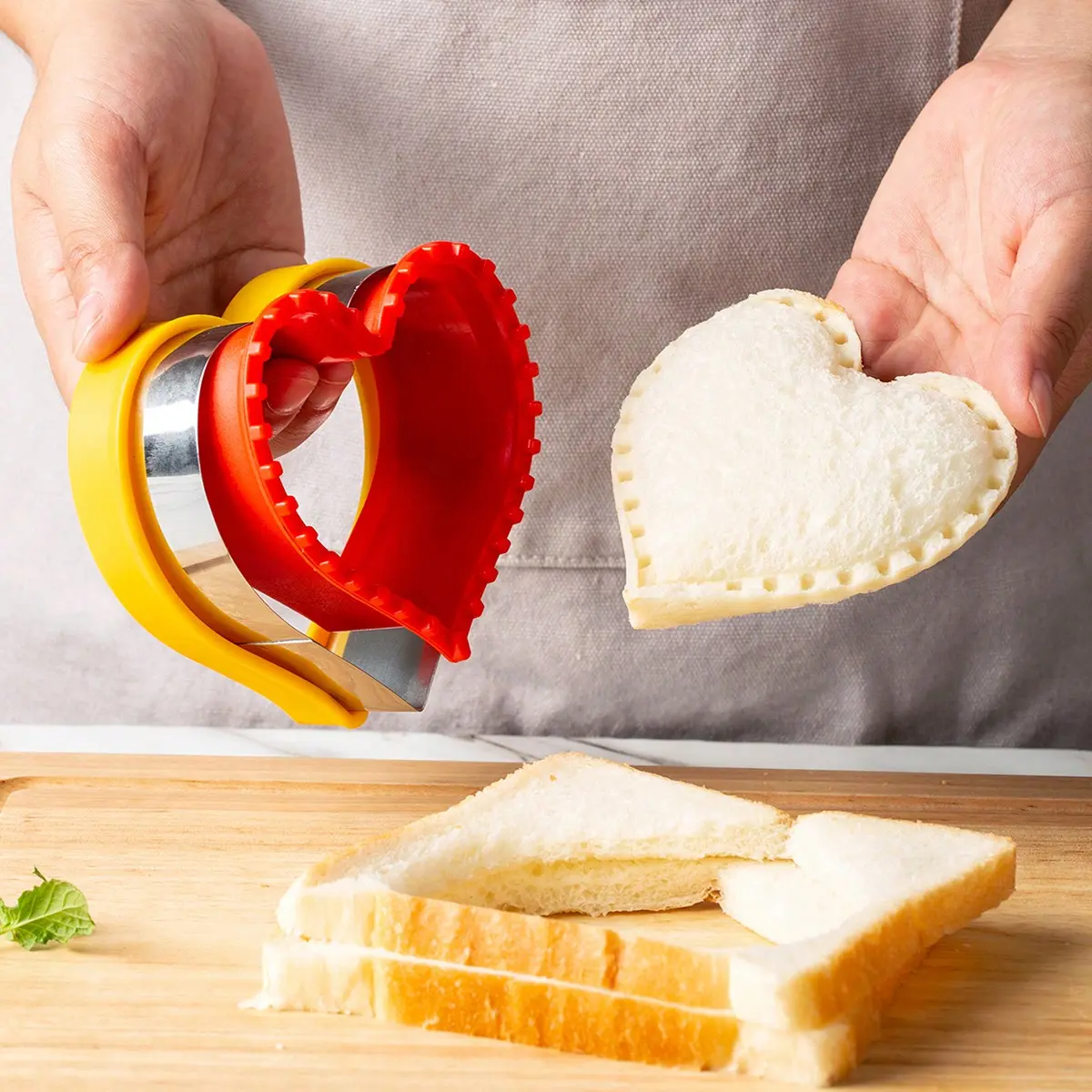 1pc Heart-Shaped Sandwich Mold Set, Fun Kitchen Tool for Kids, Kitchen Baking Gadget, Bread Sealer and Cutter for Creative Sandwich Making, Baking Supplies Kit, Cookie Cutters Home, Baking Tools