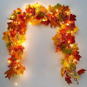 Luxe Autumn Maple Leaf Wreath™