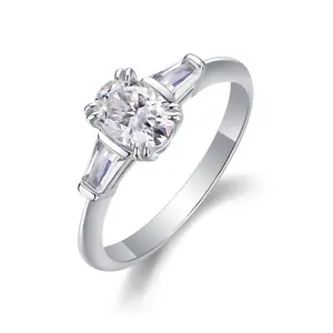 [TW] "Reya" 1ct Oval Cut 3 Stoned Moissanite Ring Tapered Sidestones Solid S925 Sterling Silver Band 18k Platinum Plated Ring VVS1 D Color Perfect Gift For Her Birthday Valentine Propose (R13207)