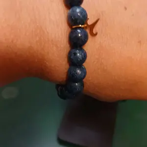 Crystal bracelet with zodiac beads, unisex, fashionable jewelry gift idea, trendy accessory, perfect birthday present.