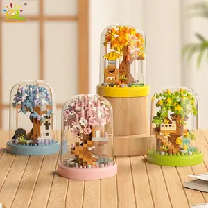 HUIQIBAO MOC Four season Mini Tree House with Display Box Model Micro Building Block Diamond Brick Toy for Children Desk Decor.