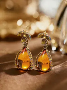 1 pair of retro elegant amber style pendant earrings, suitable for daily commuting, vacation and dating, and is also a surprising and exquisite small gift.