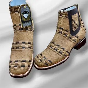 Men's Bulldog Miel Leather Botin with Woven Design and Diamond Emblem