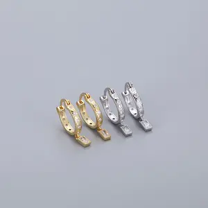 Simple fashion 925 silver buckle European and American earring square zircon earrings senior sense earring wholesale