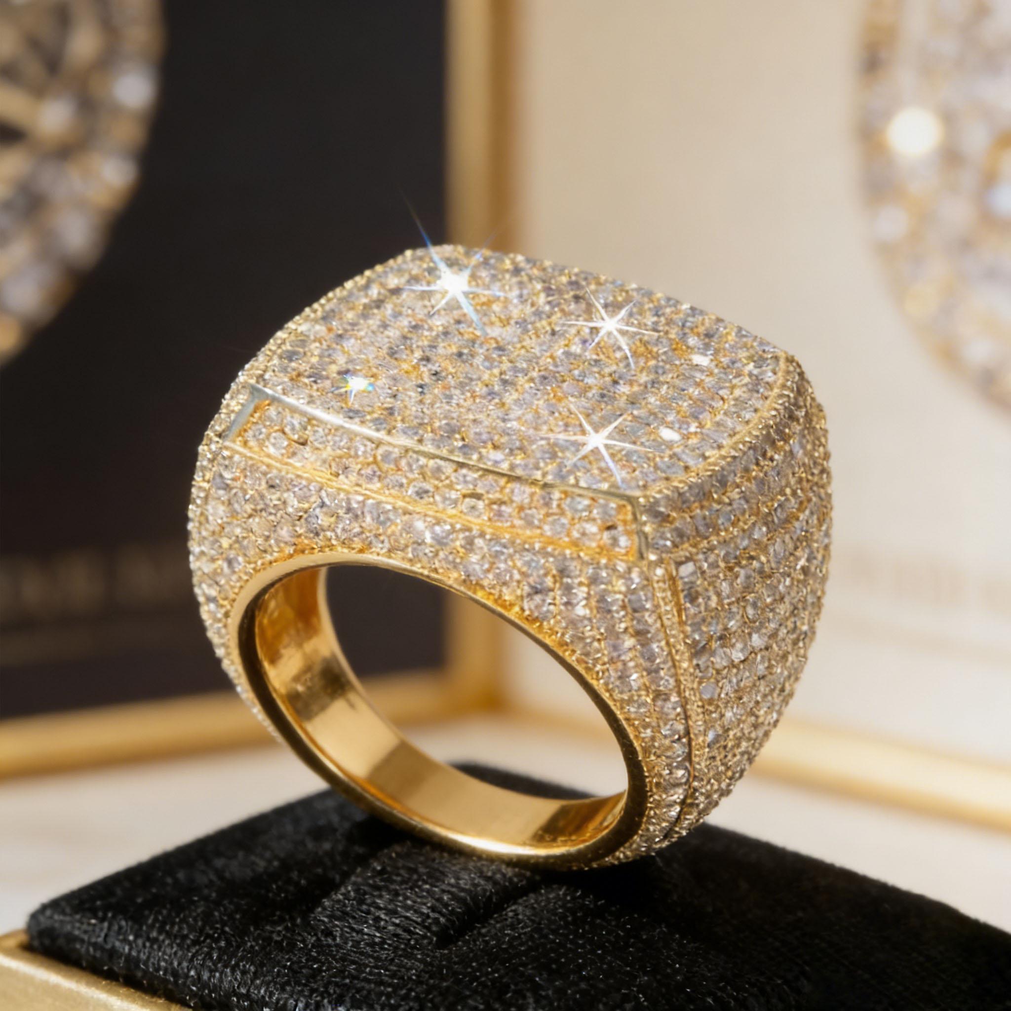 1PC luxury men's ring fully studded with zircon, featuring a domineering hip-hop style, sparkling and eye-catching, suitable for trendy men's daily wear or parties, suitable for both men and women