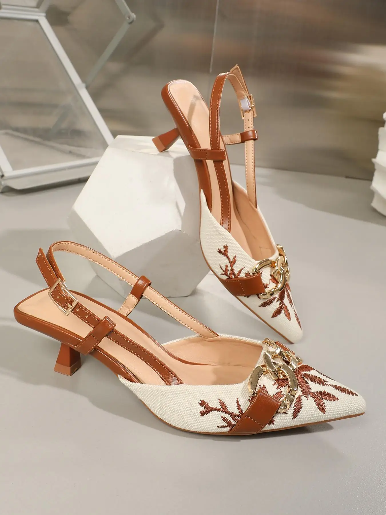 Women's Fashionable Floral Embroidered High Heel Shoes, Elegant Pointed Toe Buckle Decorated Heels for Party, Daily Clothing Decor for Women & Girls,