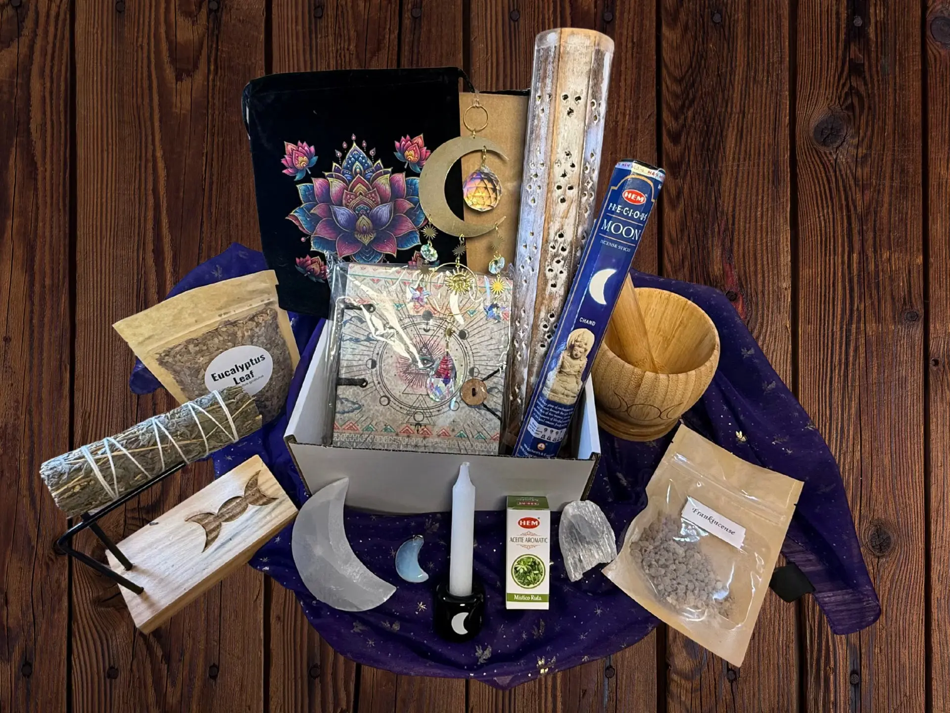 16-Piece Lunar Witch Moonlight Box Kit - Full Moon Altar Set with Crystals, Herbs, Velvet Gift Pouch, Home Fragrances, Home Care Supplies