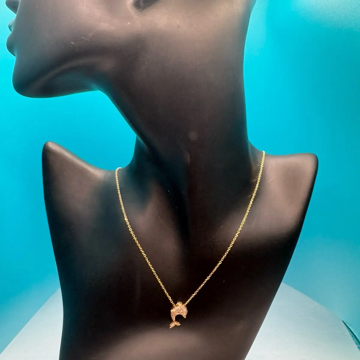 Cadena de delfín con diamante en oro de 14 quilates  !!