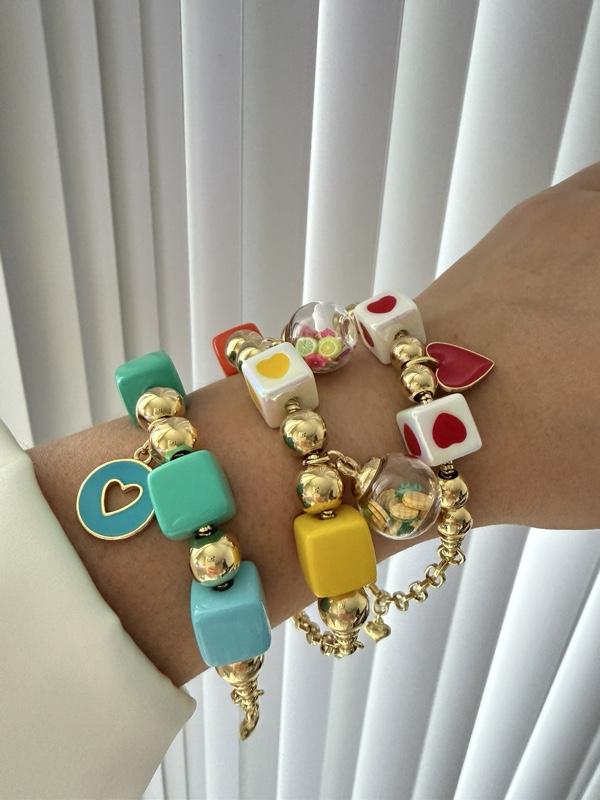 Colorful Heart Charm Chunky Bracelet Gold Beaded Jewelry with Vibrant Beads and Heart Charms for Stylish Accessory