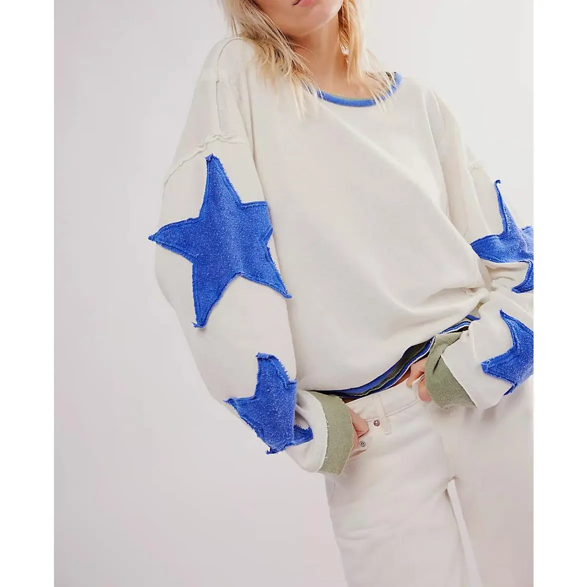 Women's Polyester Long-Sleeve Round-Neck Summer Loose T-Shirt with Star Patch - Casual Streetwear Knit Top