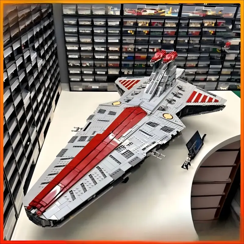960PCS Space Battleship Building Blocks Spaceship Defense Ship MOC Model Bricks Kits Block Set Desktop Decoration Kids Toys Birthday Gifts Starship Model