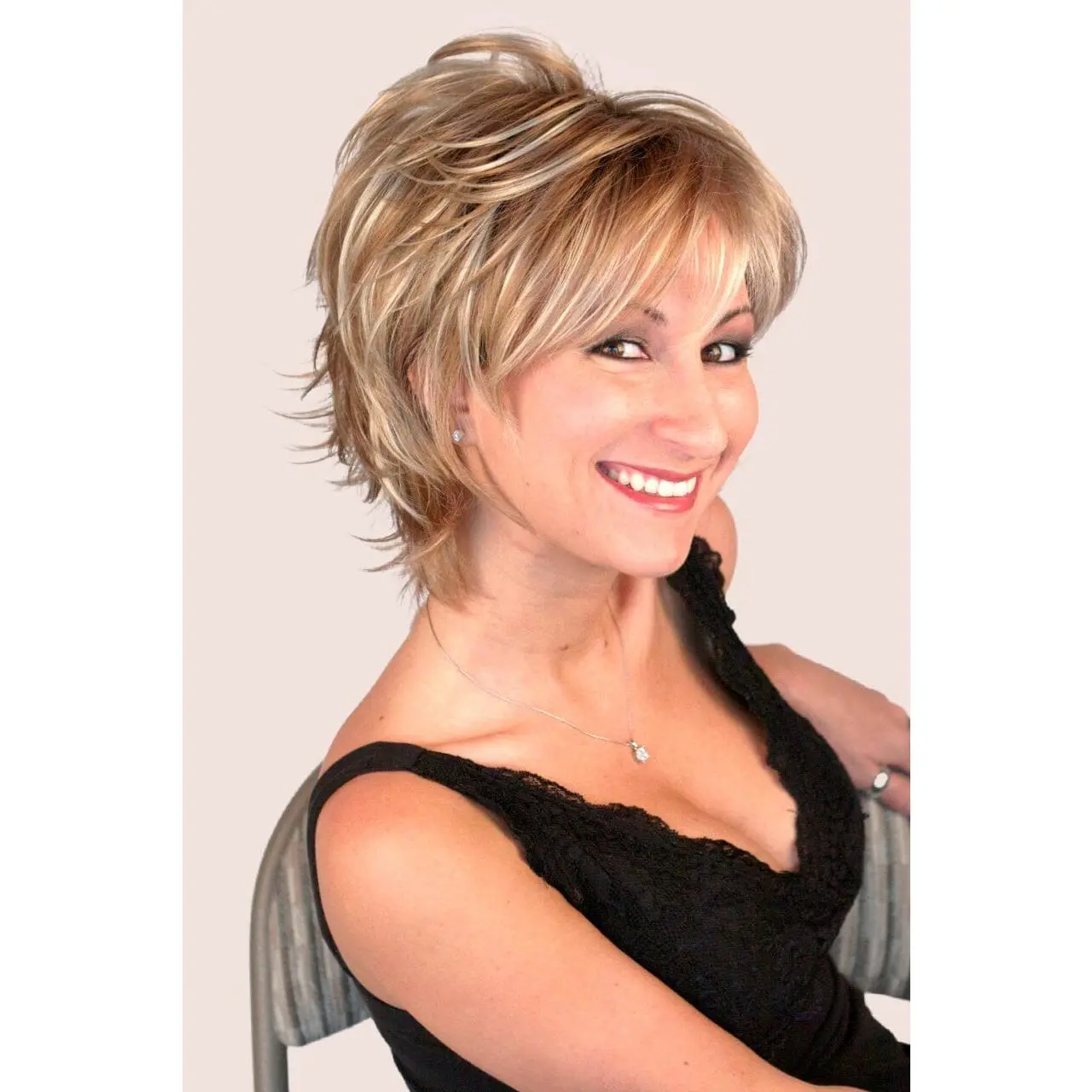 Freedom Large w/ Roots (medium wig)