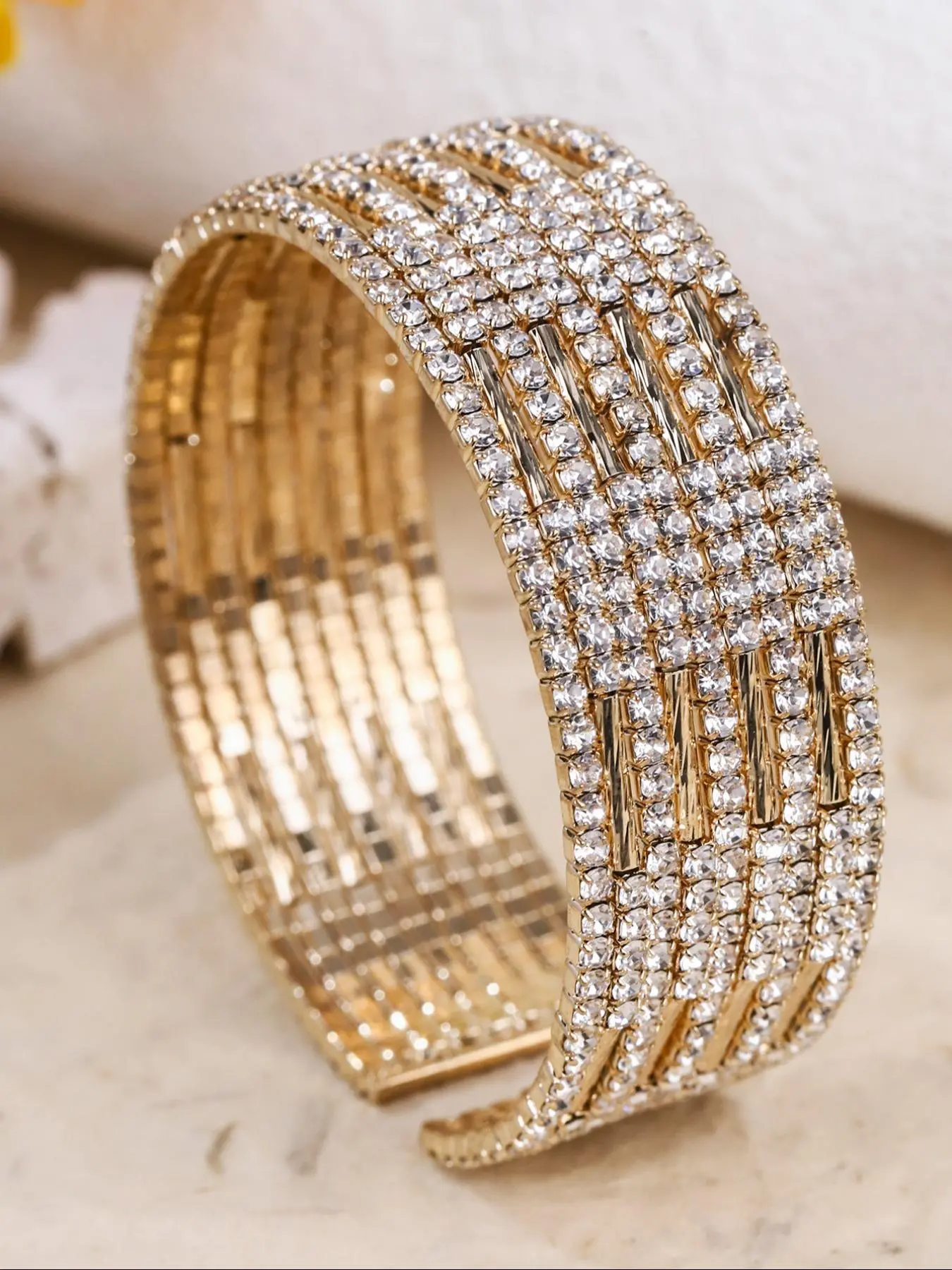 Elegant Multi-layered Crystal Chain Bracelet, Geometric Design Suitable for Daily Commuting, Weekend Dates, Travel and Special Occasions, Elegant Jewelry Bracelet, Assembled Bracelet, Stackable Bracelets, Stacked Bracelets, Beautiful Bracelets