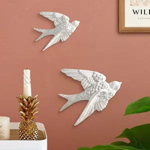 2-piece set of resin ingestible wall-mounted decorative items, wall-mounted decorative items, vintage style flying swallow home decor, suitable for living rooms, dining rooms, social gatherings, and wedding celebrations.