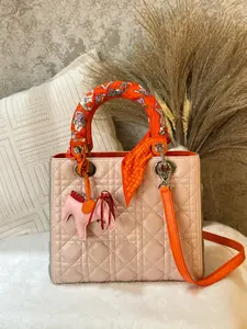 Pre-owned Dior Lady Bag Classic Design Sleek Silhouette Sophisticated Style Timeless Aesthetic Perfect for Formal and Casual  1919H0349