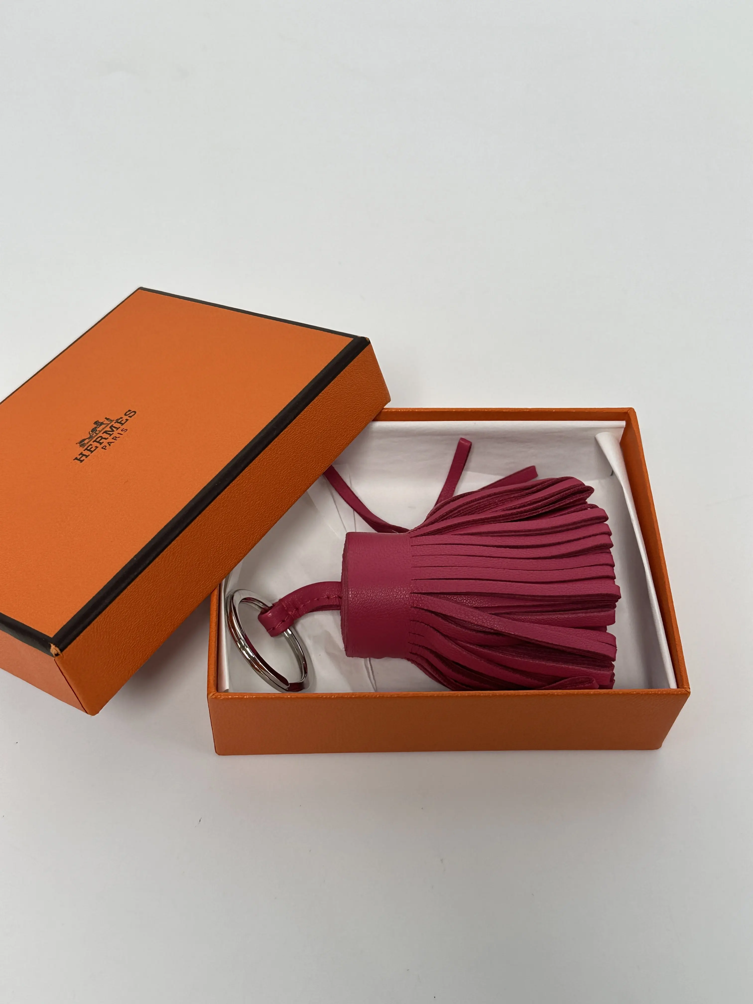 Pre-owned HERMÈS Leather Key Chain Rose Pourpre Milo Lambskin Carmen Key Ring Charm JD854H