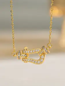 Lucky Horse Hoof Lady Necklace, Suitable for Wearing At Banquets and Holidays, Christmas and Thanksgiving Gifts, Exquisite Jewelry Gift