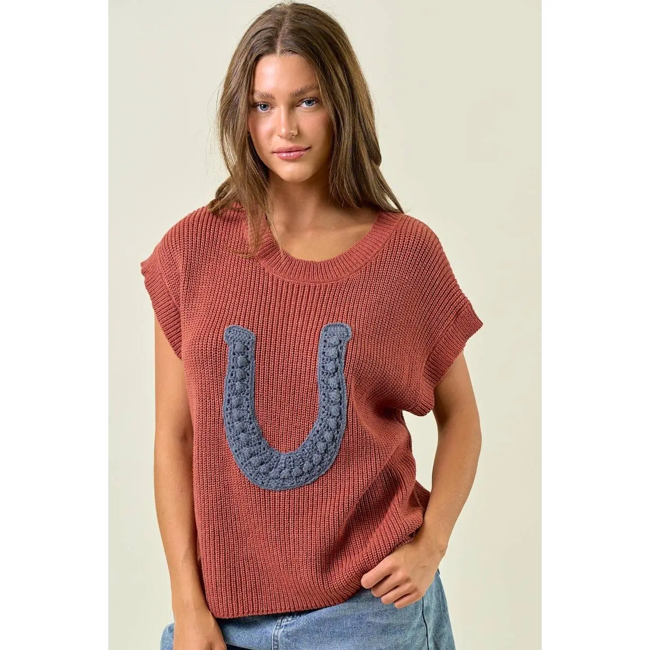 Doe and Rae Western Horseshoe Sweater Vest — Plush Ribbed Knit with Bold Horseshoe Embellishment