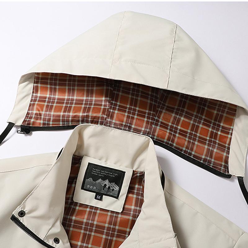 Men's lightweight foldable outdoor windproof, waterproof and fluffy hooded jacket, suitable for running, travel and leisure occasions, with good air permeability. It is a must-have outdoor jacket in autumn and winter