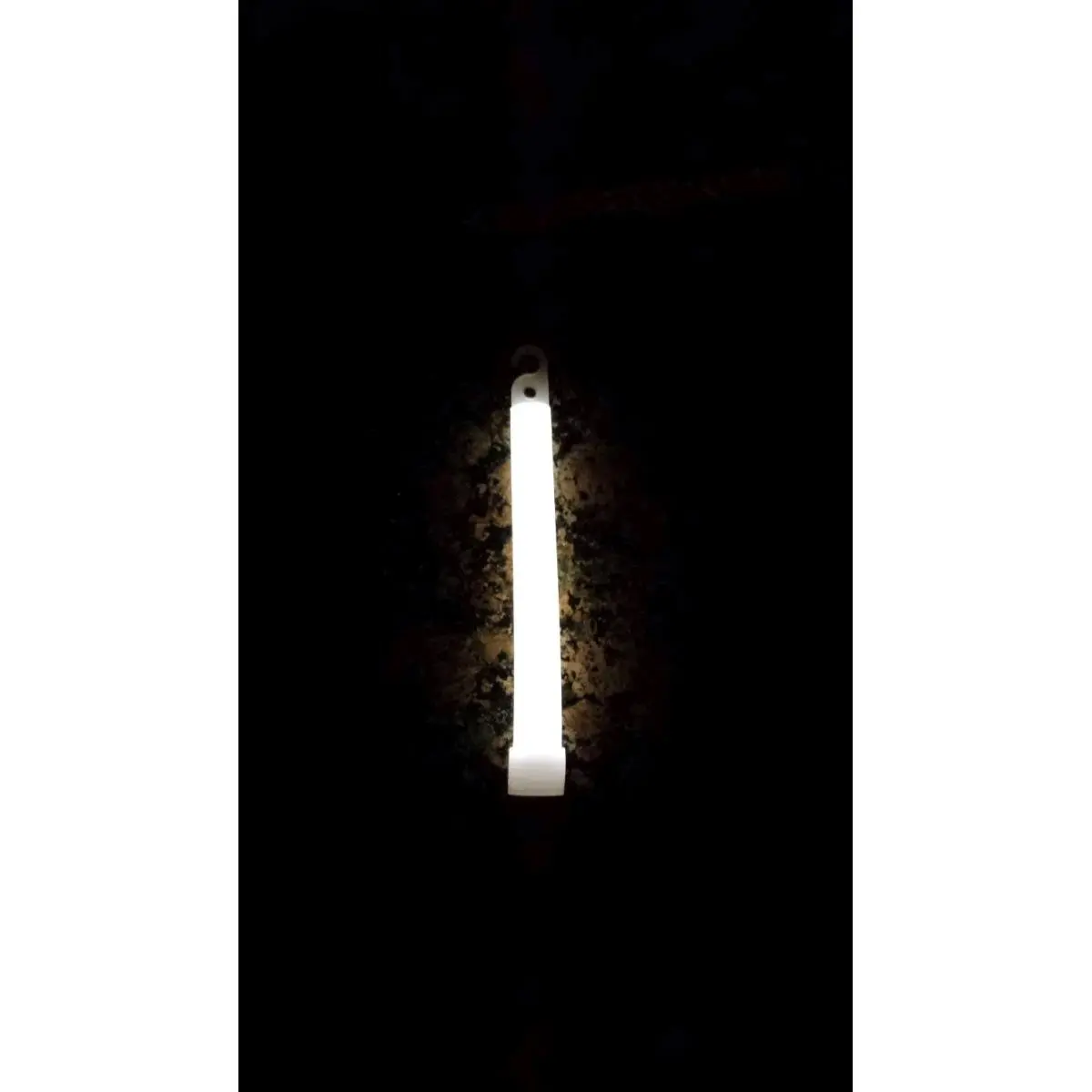 212 MAIN 6 in. White Bend-Activated Glow Sticks - Party Lighting Decoration, 6-8 Hours Illumination, Non-Toxic Chemicals, Outdoor Sports & Fishing Equipment Accessory (Illuminates once activated)