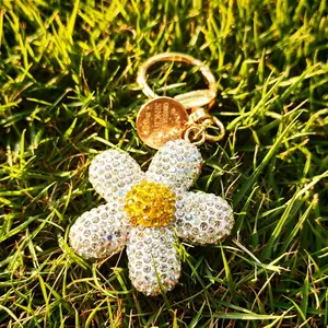 Rhinestone Daisy Charm | Sparkling Flower Pendant | Cute Bag Accessory & Car Charm | Fully Embellished Floral Bag Charm | Stylish Keyring