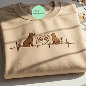 Custom Vet Tech Outline Embroidered Sweatshirt, Veterinary Tech Graduation Gift, Personalized Vet Clinic Uniform Shirt for Her or Him