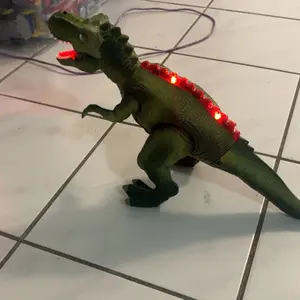 Remote Control Dinosaur Toy with Spray Mist Walking T-Rex LED Lights Roaring Sound RC Jurassic Dino for Kids Boys Girls Gift Interactive Play Engaging Fun
