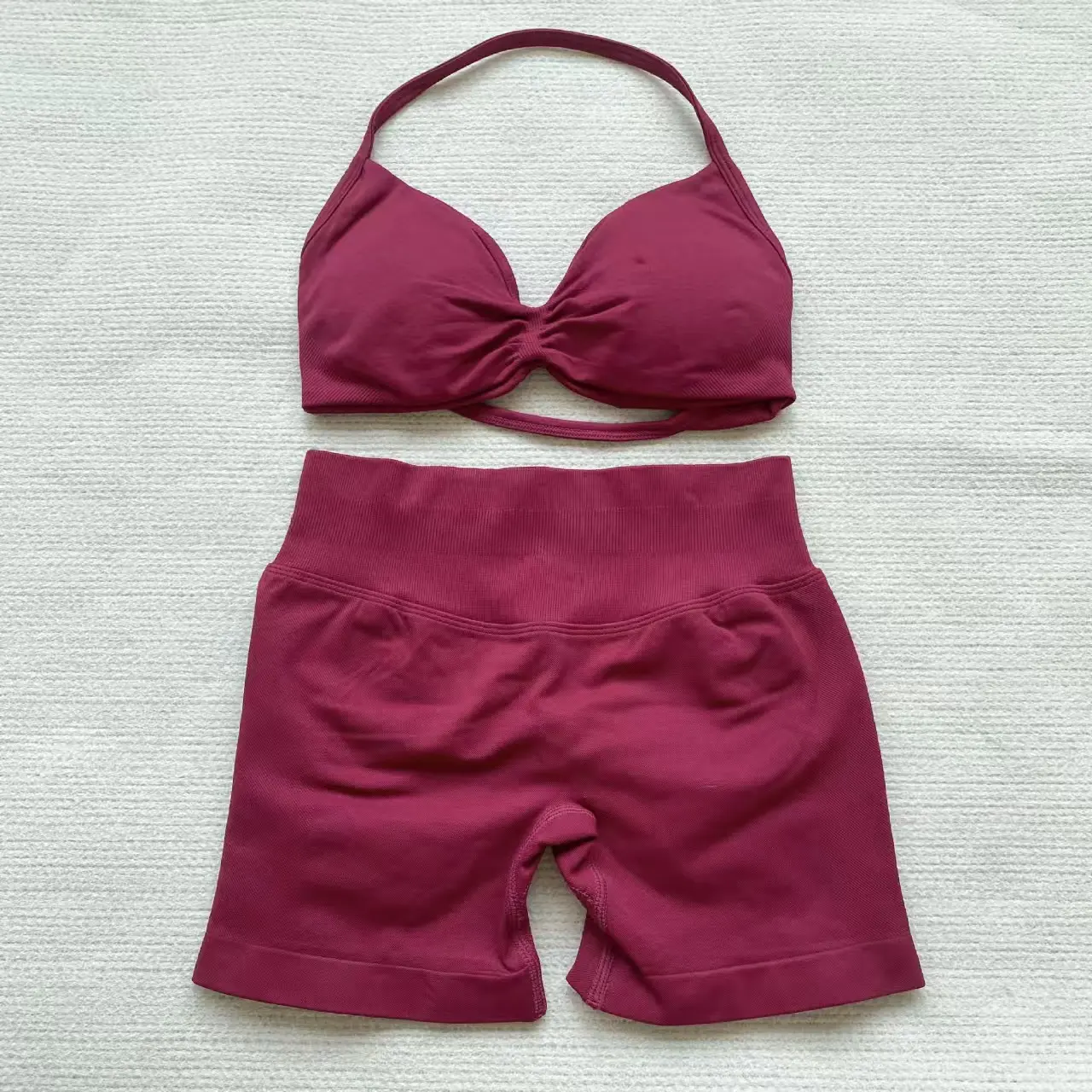 DFYNE halter neck bra with backless design and hip-lifting shorts are highly elastic and won't dig into your skin. They're versatile enough for both workouts and everyday wear. DFYNE halter neck bra with backless design and hip-lifting shorts are highly elastic and won't dig into your skin. They're versatile enough for both workouts and everyday wear.
