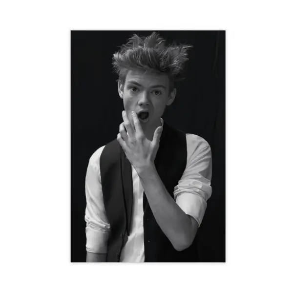 Thomas Brodie Sangster Poster Famous Actor Star Wall Art Posters (6) Canvas Painting Posters And Prints Wall Art for Living Room Bedroom Decor