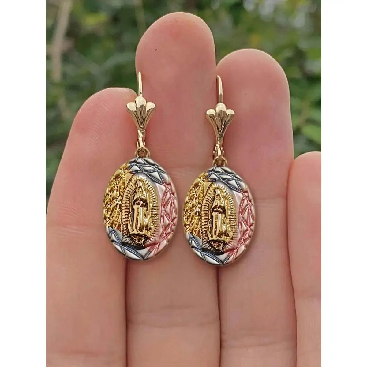 Pendant earrings, pure copper allergy-free, suitable for everyday wear, suitable for giving to loved ones at the festival Rheinstone Decorated screws cat design Personal wear box Romantic Exquisite gold cubes chain fashion Characters Color set