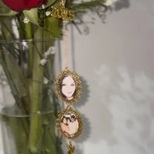 Graduation Cap Memorial Photo Charm Tassel Charms for 2025 - Personalized Keepsake with Gold Accents and Photo Frame Design