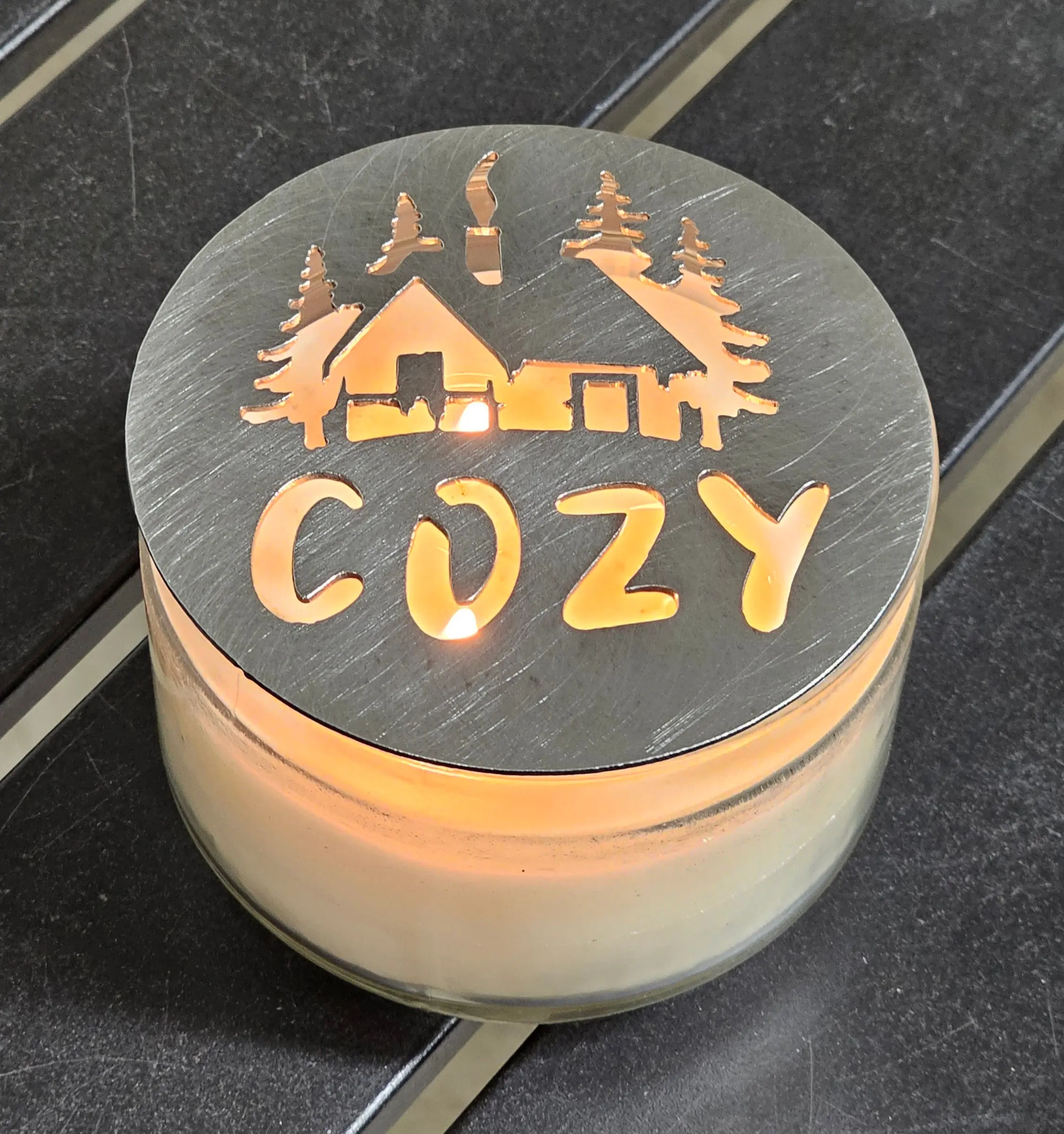 Cozy Candle Topper – Metal Jar Candle Lid for Even Burn & Rustic Home Decor