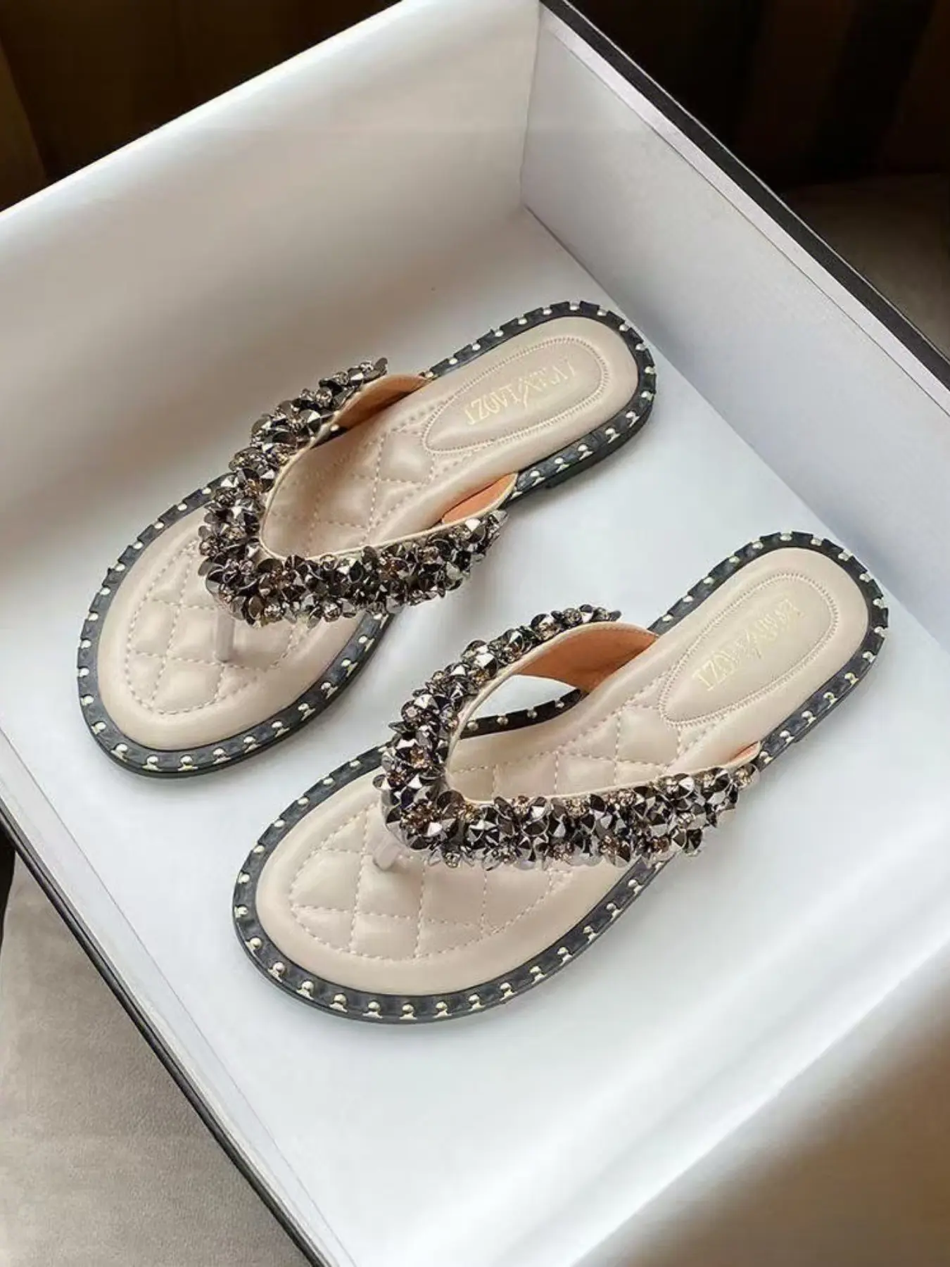 Women's Luxury High-Quality Rhinestone Sandals, Daily Wear Sandals, 2026 New Water Drill Flip Flops, Fashion Fairy Beach Large Size Slippers, Casual Premium Shoes, Casual Daily Footwear, Footwear for Beach
