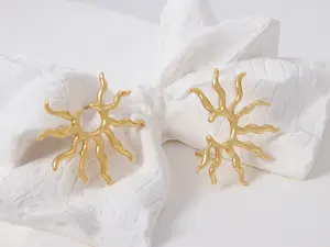 2 Pairs Sun Earrings, Trendy Earring Set, Vintage Sunburst Earrings, Gold & Silver Set, Everyday Jewelry for Women, Woman Fashion Accessory