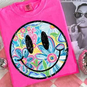 Comfort Colors Retro Smiley Floral Shirt Aesthetic Summer Vibes T-Shirt Trendy Groovy Graphic Tee Vintage Smiley Face Gift for Her Minimalist Flower Top Oversized Hippie Sunday Shirt 70s Wildflower 2026 Bloom Tee Earthy Kindness Vibes Smile