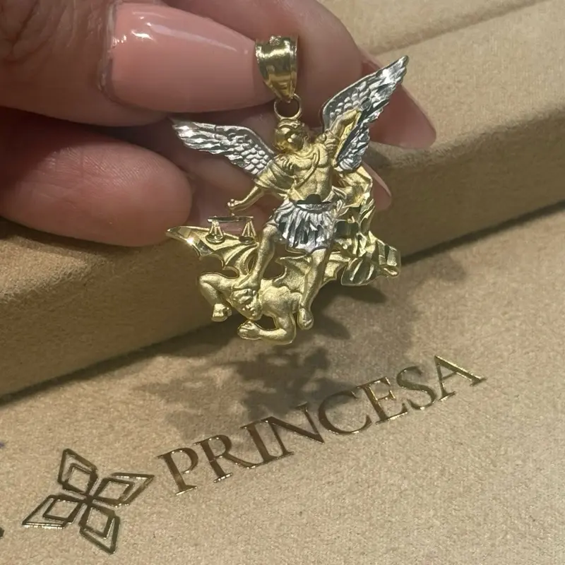 14k Gold San Miguel Arcangel Pendant