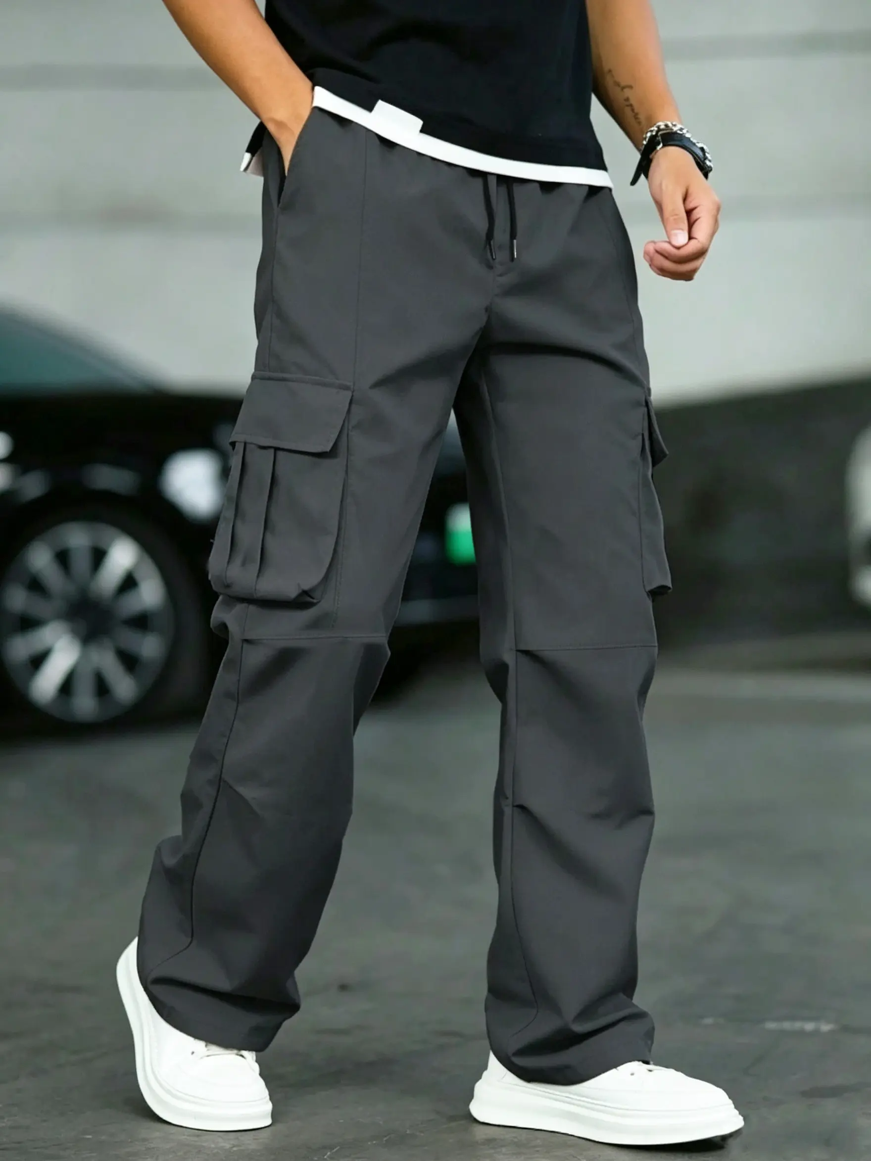 Men’s multi-pocket straight-leg cargo pants with a drawstring elastic waistband; functional casual outdoor straight-leg pants with a relaxed drape; lightweight, breathable, wear-resistant athletic long pants; large-capacity cargo pants with side pockets;