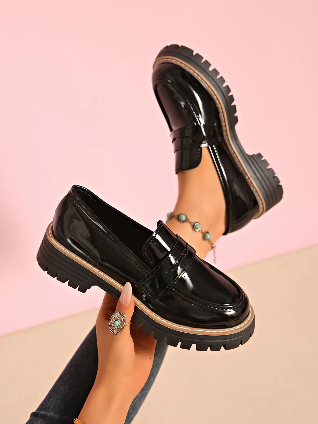 Women's Glossy Leather Thick Sole Loafers, Vintage British Style, One-Click Comfortable, Height Increasing, Daily Commute Versatile Shoes