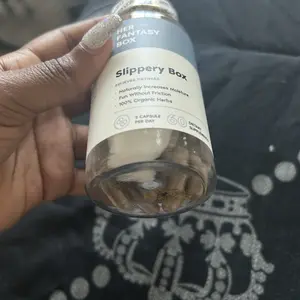 Product Review of Slippery Box - Extra Moisture Support Capsules from 𝓑**🎀
