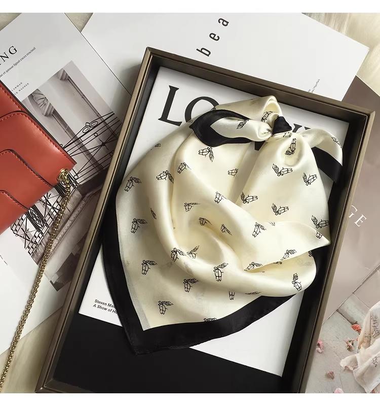 100% Mulberry Silk 53 cm Small Square Scarf for Women, Versatile Classic Thin Silk Scarf, Mulberry Silk Decorative Neck Scarf, Trending Small Pocket Square