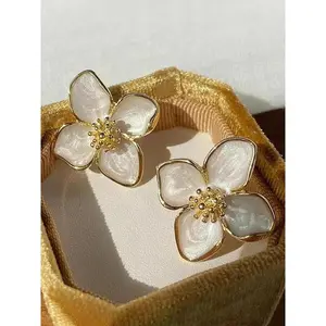 SHUJUAN Faux Pearl Decor Flower Design Stud Earrings, Elegant Jewelry for Women, Trendy All-match & Exquisite Jewelry for Birthday Gift, Statement Earrings