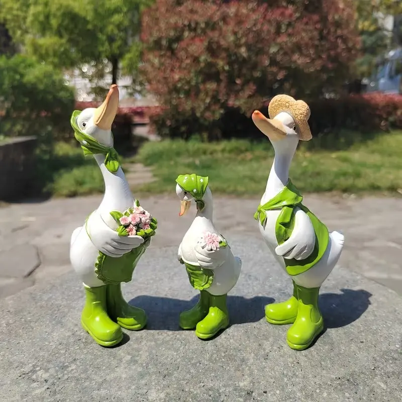 Resin Duck Craft Set, Home Garden Decor Ornament, Garden Sculptures And Decor, Garden Accessories, Garden Sculptures Statues, Perfect Gift for Family of Three, No Precious Metal Plating, Ideal for Indoor Use
