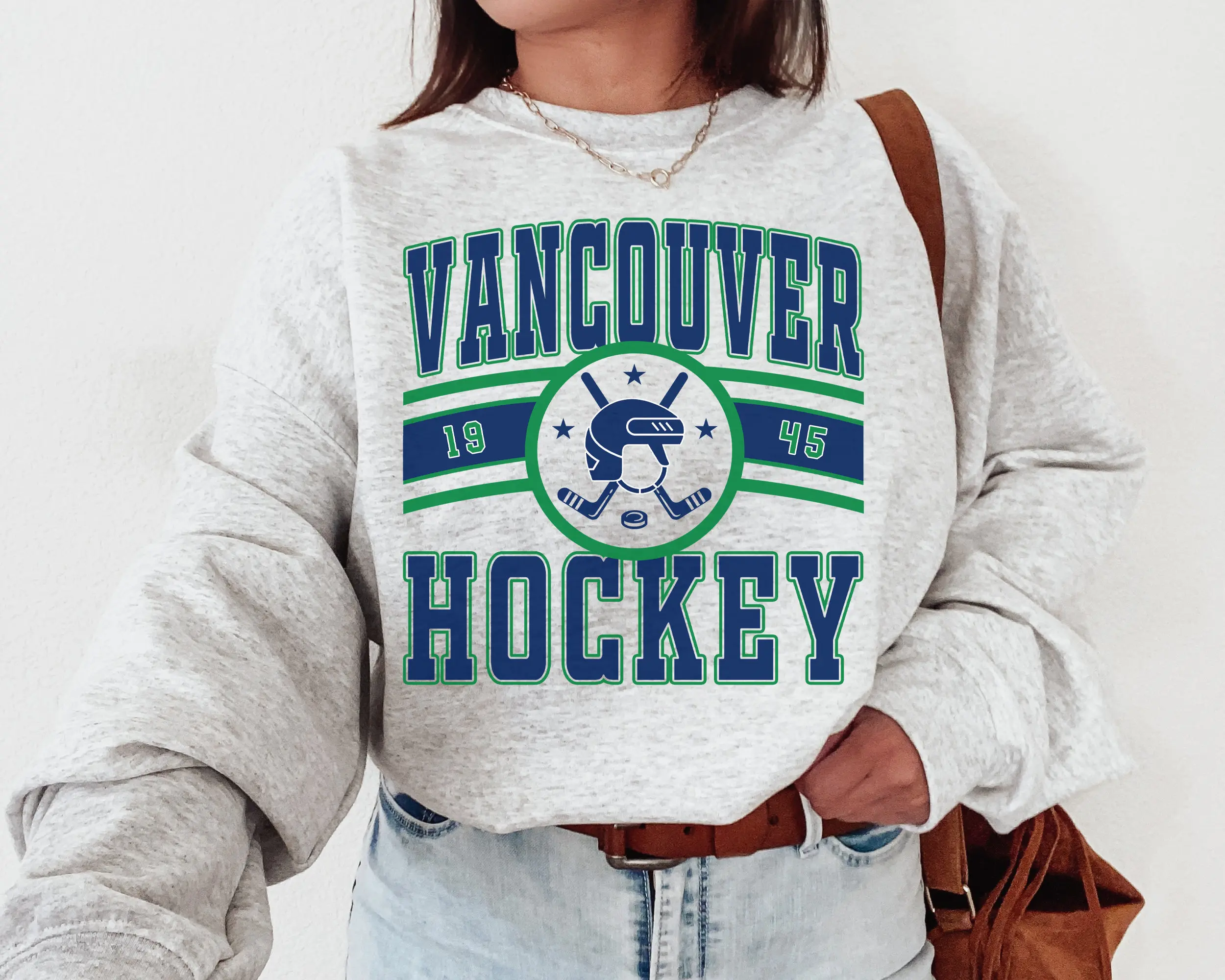 Vancouver Canuck Vintage Vancouver Canuck Sweatshirt T-shirt Canucks Sweater Canucks T-shirt Hockey Fan Retro Vancouver Ice Hockey