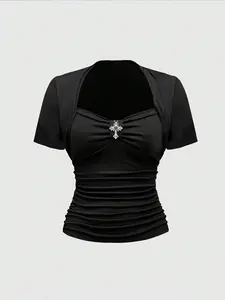 Gothic Cross Ruffle Square Neck T-Shirt for Women, Slim Fit Short Top, Punk Dark Street Style, Streetwear, Fashionable and Stylish