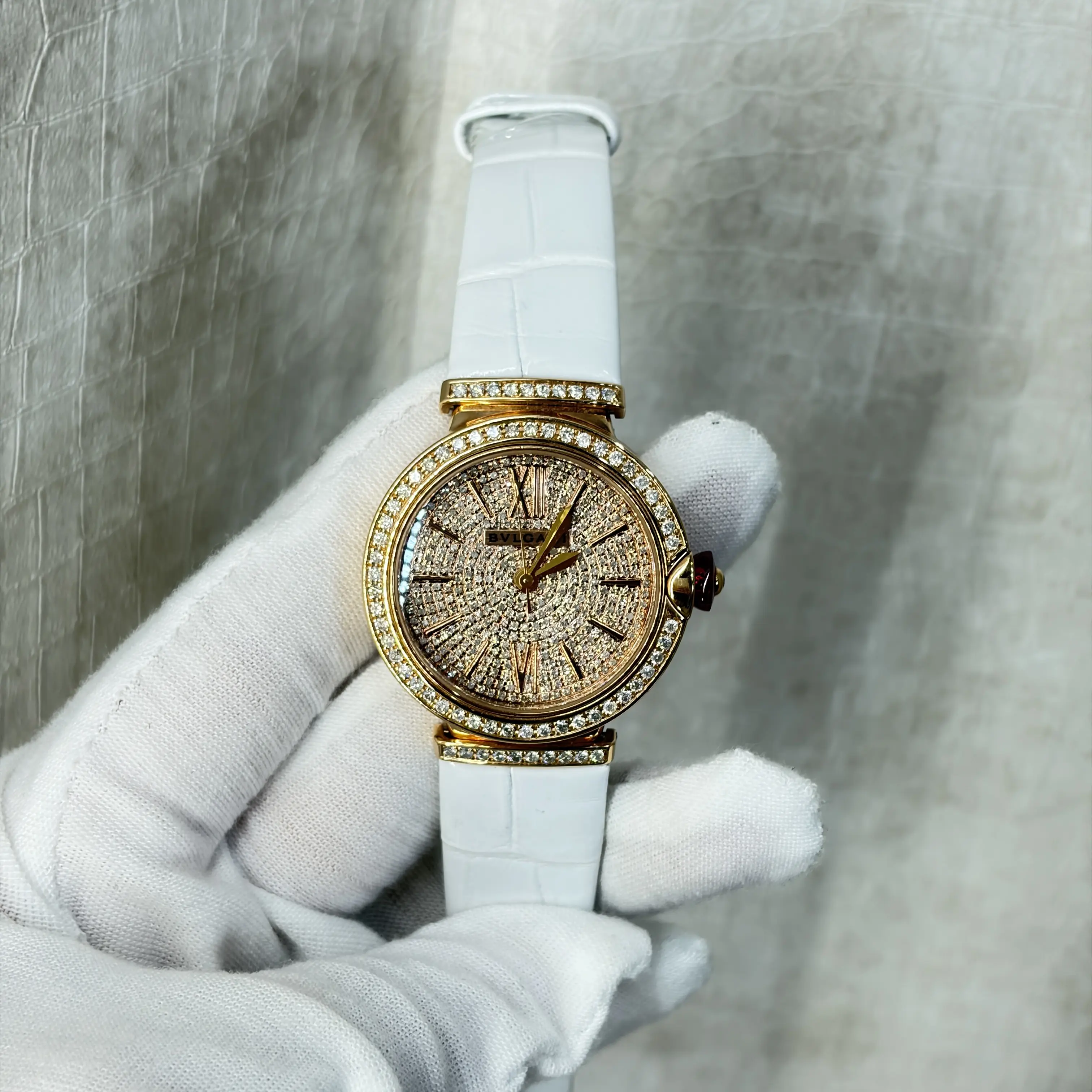 BVLGARI Ladies 33mm Automatic Full Diamond Dial 18K Rose Gold Diamond-Set Case & Back Case Watch WHT032309
